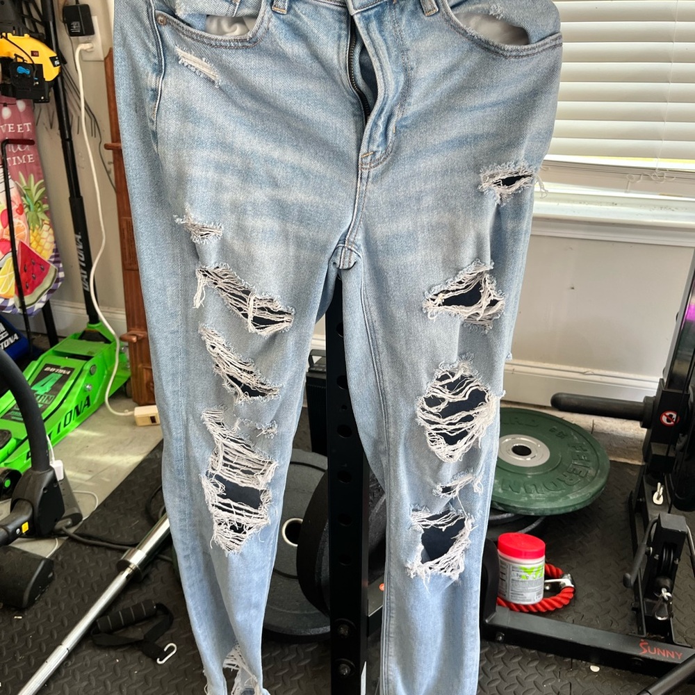 American Eagle Distressed Light Blue Women's Jeans